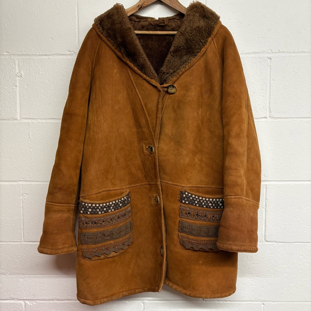 Vintage 70’s Brown Shearling Coat Shawl Collar Embroidered Pockets
